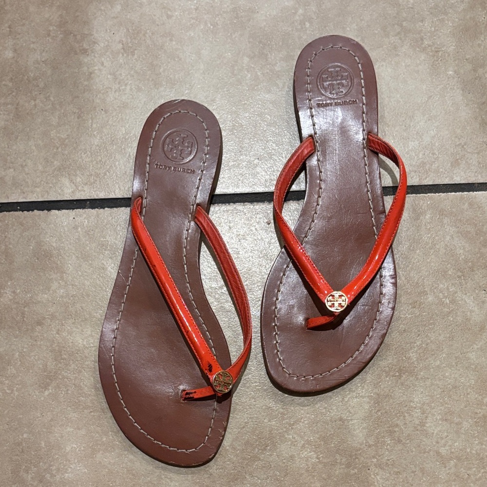Tory Burch Terra Orange Patent Leather Thong Sandal